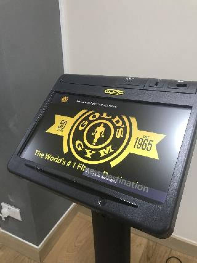 Desportos y Entretenimento