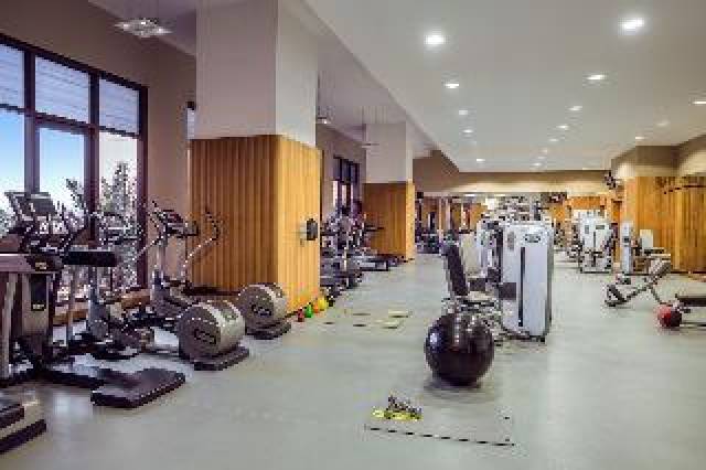 Desportos y Entretenimento