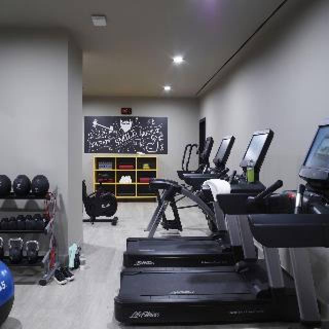 Desportos y Entretenimento