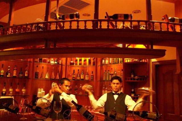 Bar