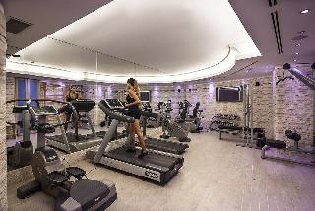 Desportos y Entretenimento