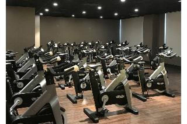 Desportos y Entretenimento