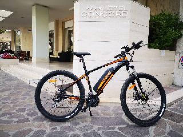 Desportos y Entretenimento