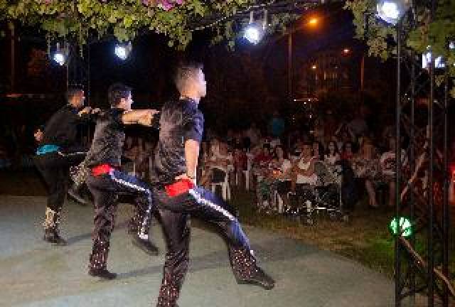 Desportos y Entretenimento