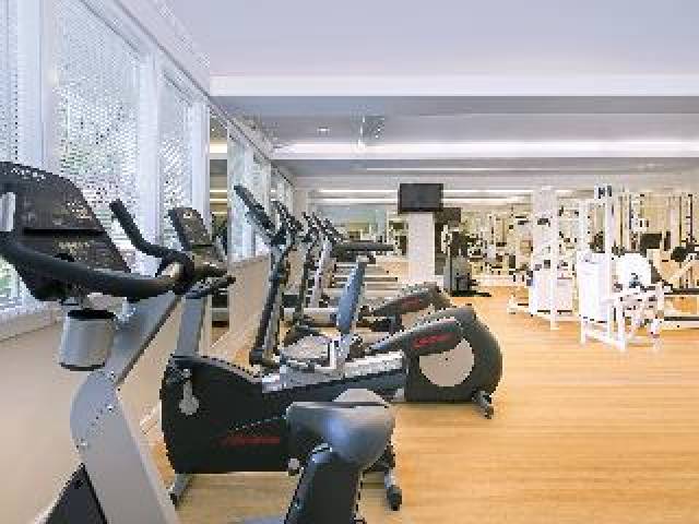 Desportos y Entretenimento