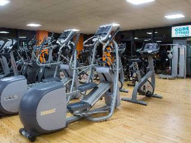 Desportos y Entretenimento