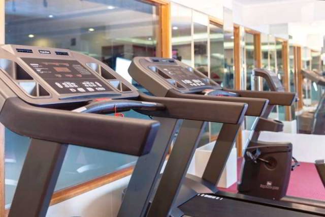 Desportos y Entretenimento
