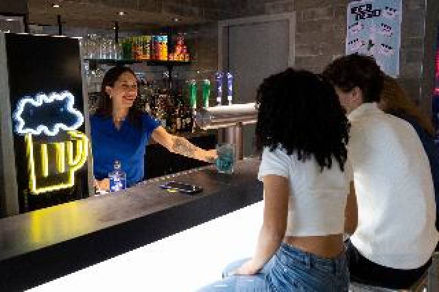 Bar
