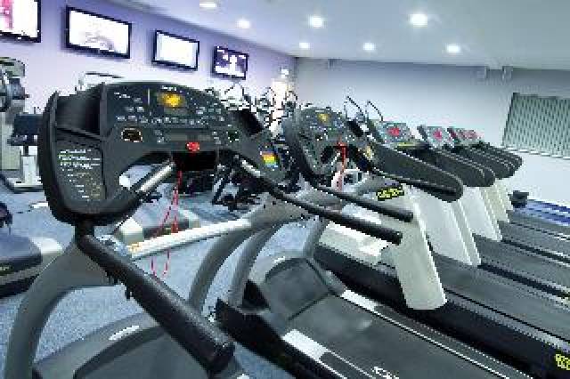 Desportos y Entretenimento