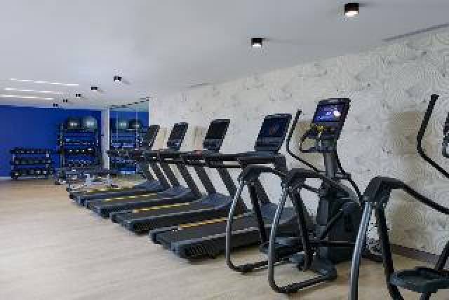 Desportos y Entretenimento