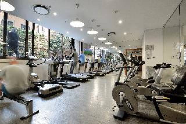 Desportos y Entretenimento