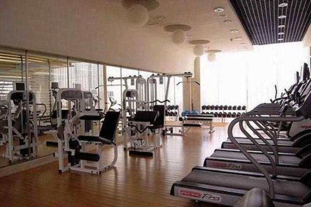 Desportos y Entretenimento