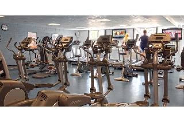 Desportos y Entretenimento