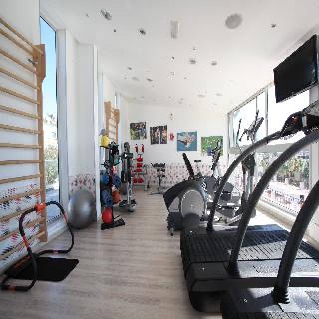 Desportos y Entretenimento