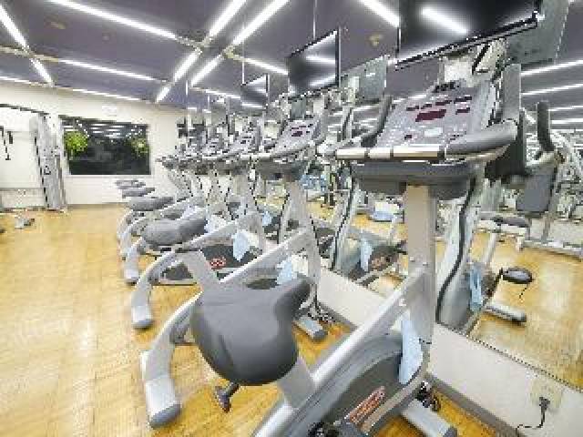 Desportos y Entretenimento