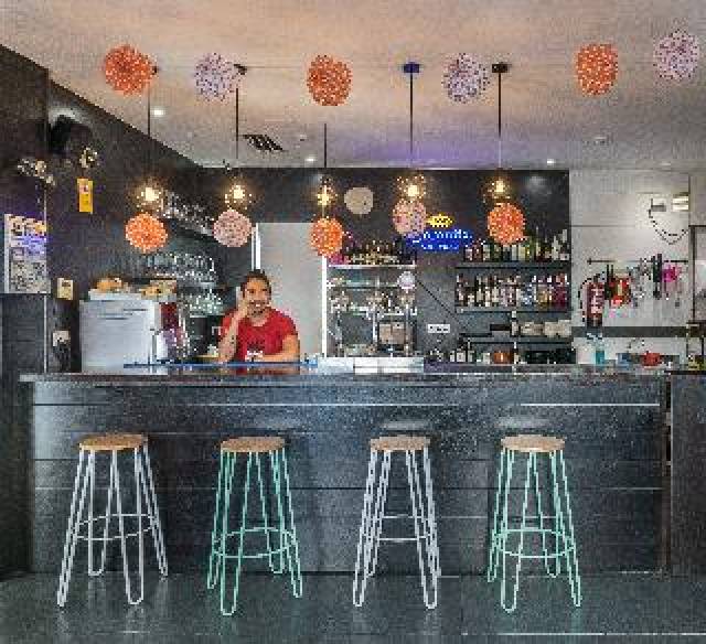 Bar