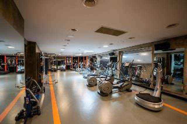 Desportos y Entretenimento