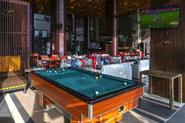 Bar