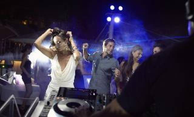 Desportos y Entretenimento