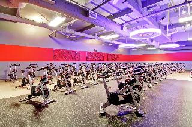 Desportos y Entretenimento