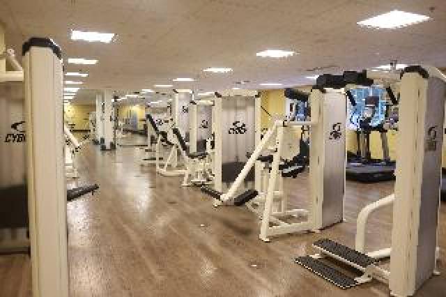 Desportos y Entretenimento