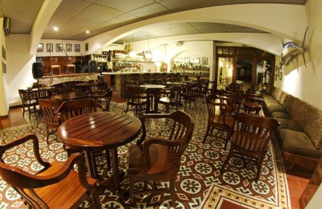 Bar