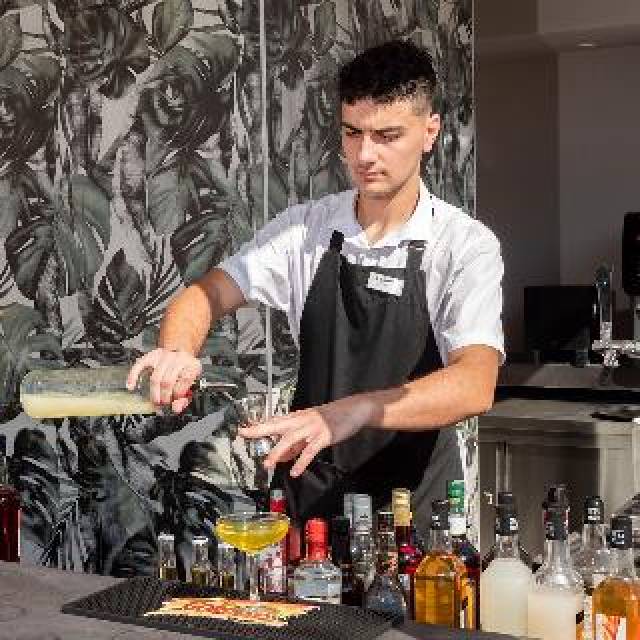 Bar