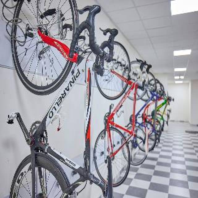Desportos y Entretenimento