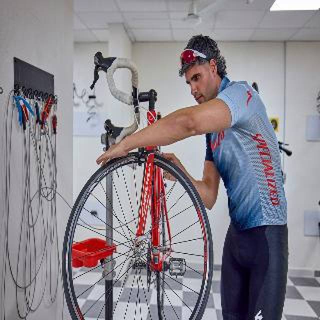Desportos y Entretenimento