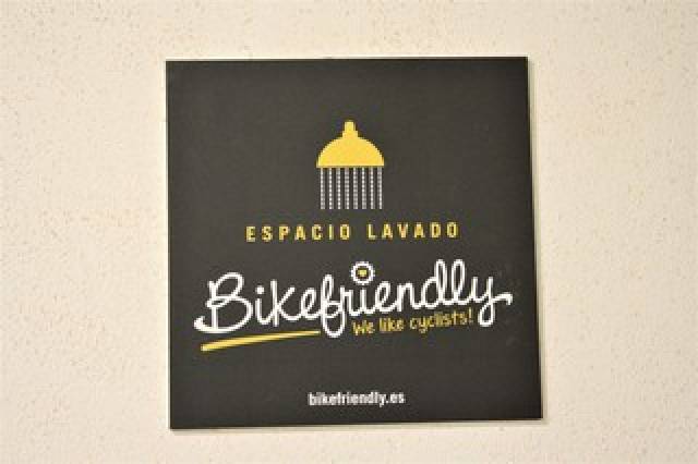 Desportos y Entretenimento