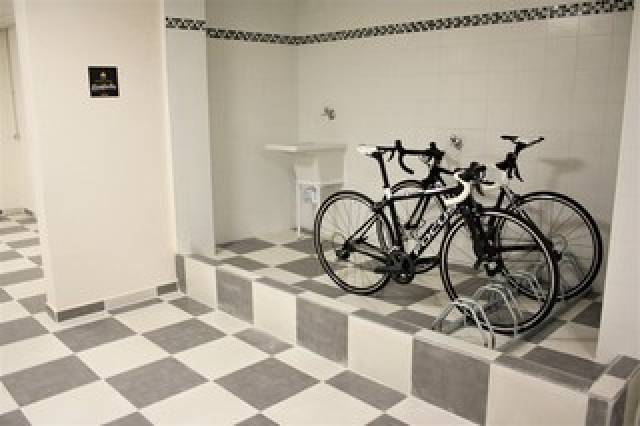 Desportos y Entretenimento