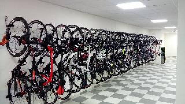 Desportos y Entretenimento