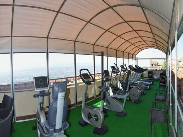 Desportos y Entretenimento