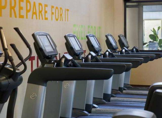 Desportos y Entretenimento