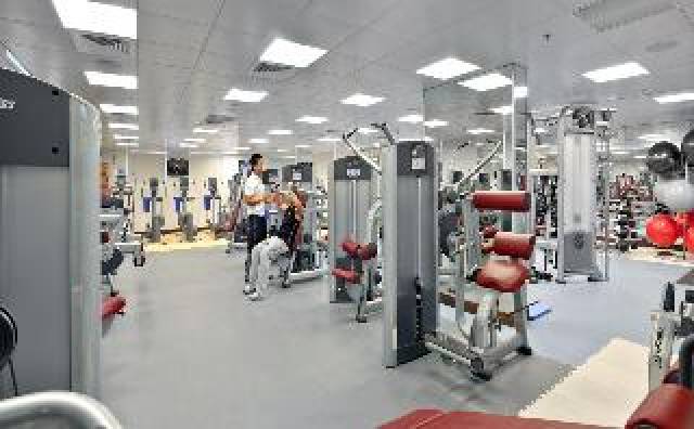 Desportos y Entretenimento