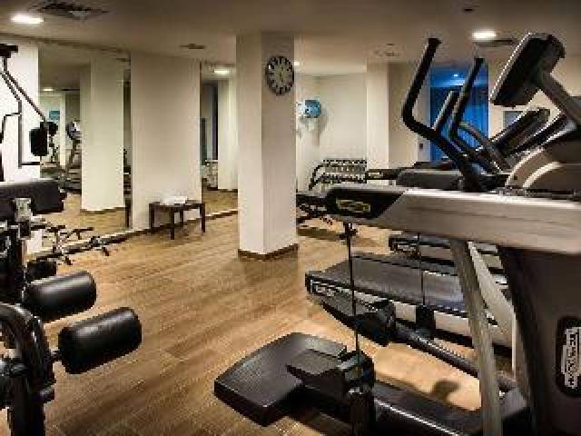 Desportos y Entretenimento
