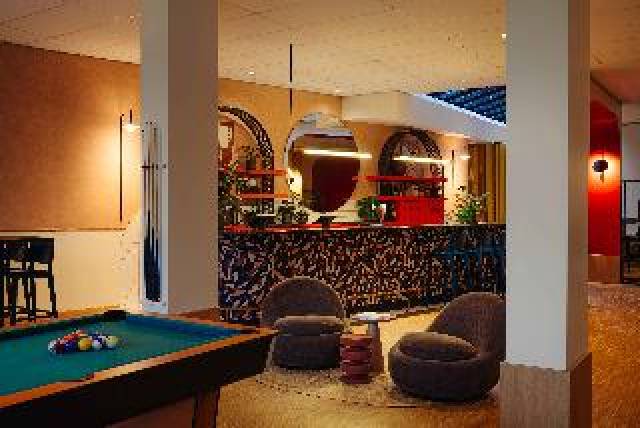 Bar