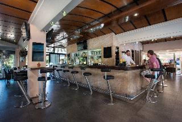 Bar