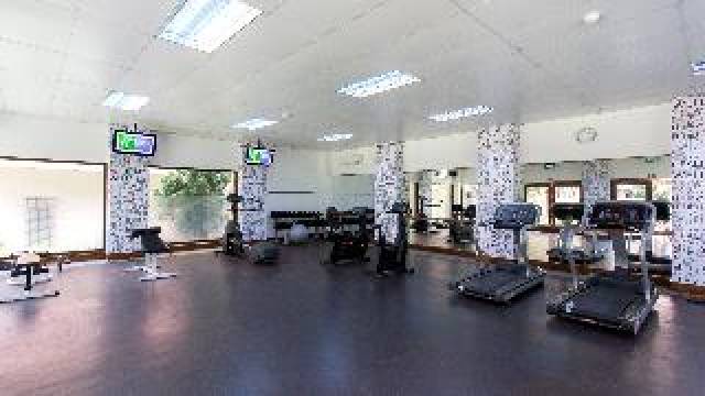 Desportos y Entretenimento