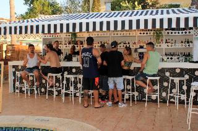 Bar