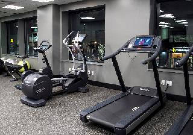 Desportos y Entretenimento