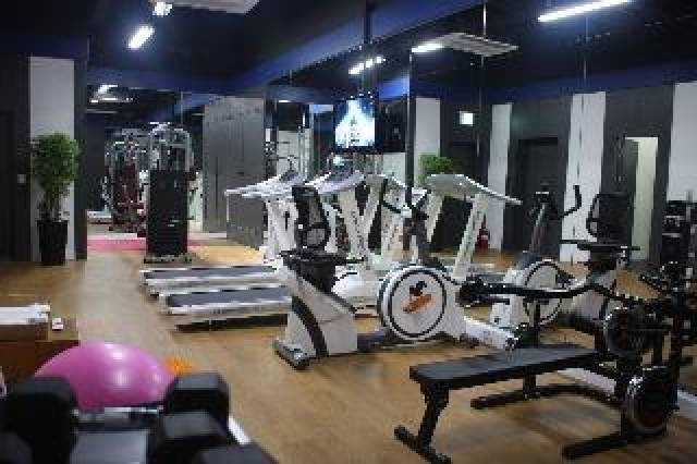 Desportos y Entretenimento