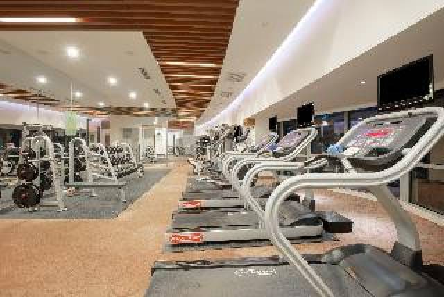 Desportos y Entretenimento