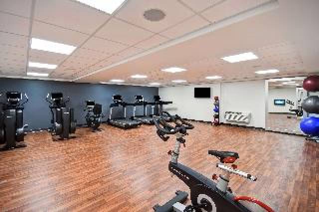 Desportos y Entretenimento