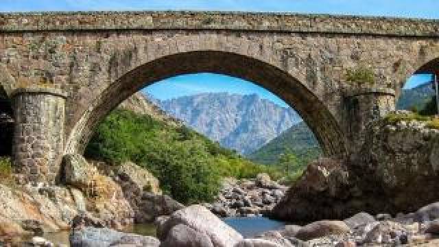Desportos y Entretenimento