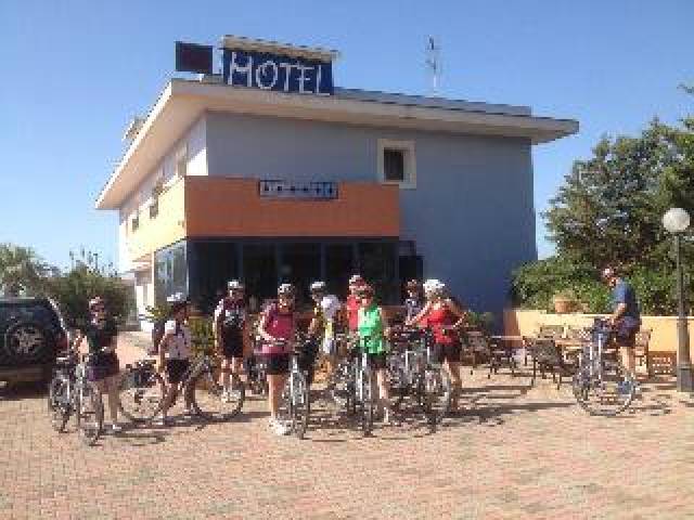 Desportos y Entretenimento