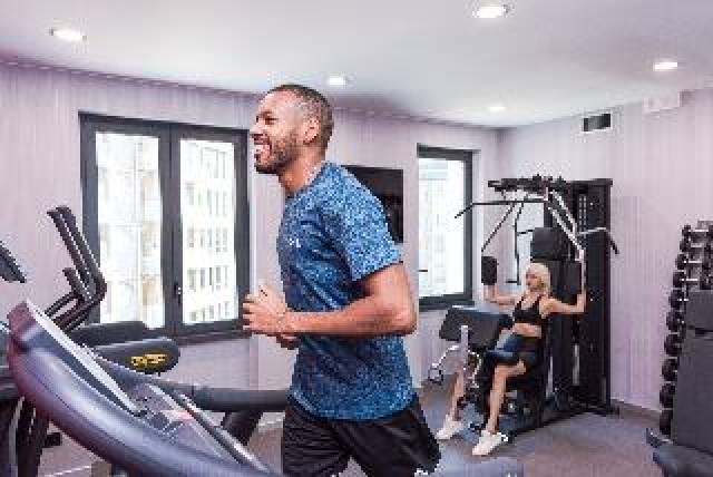 Desportos y Entretenimento