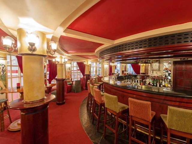 Bar
