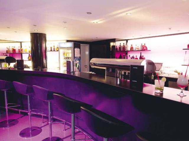 Bar