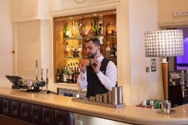 Bar